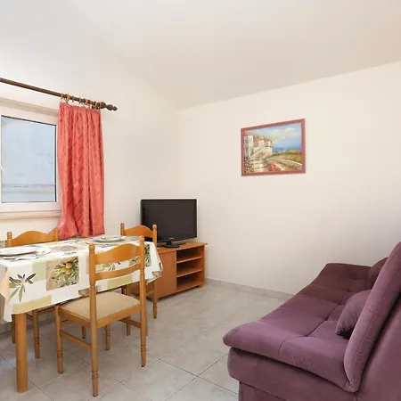 5953d Apartament *